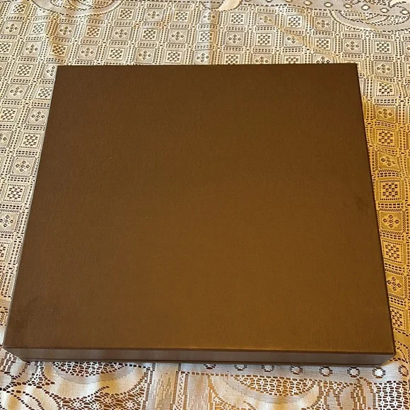 Large Louis Vuitton brown box with lid- like new!